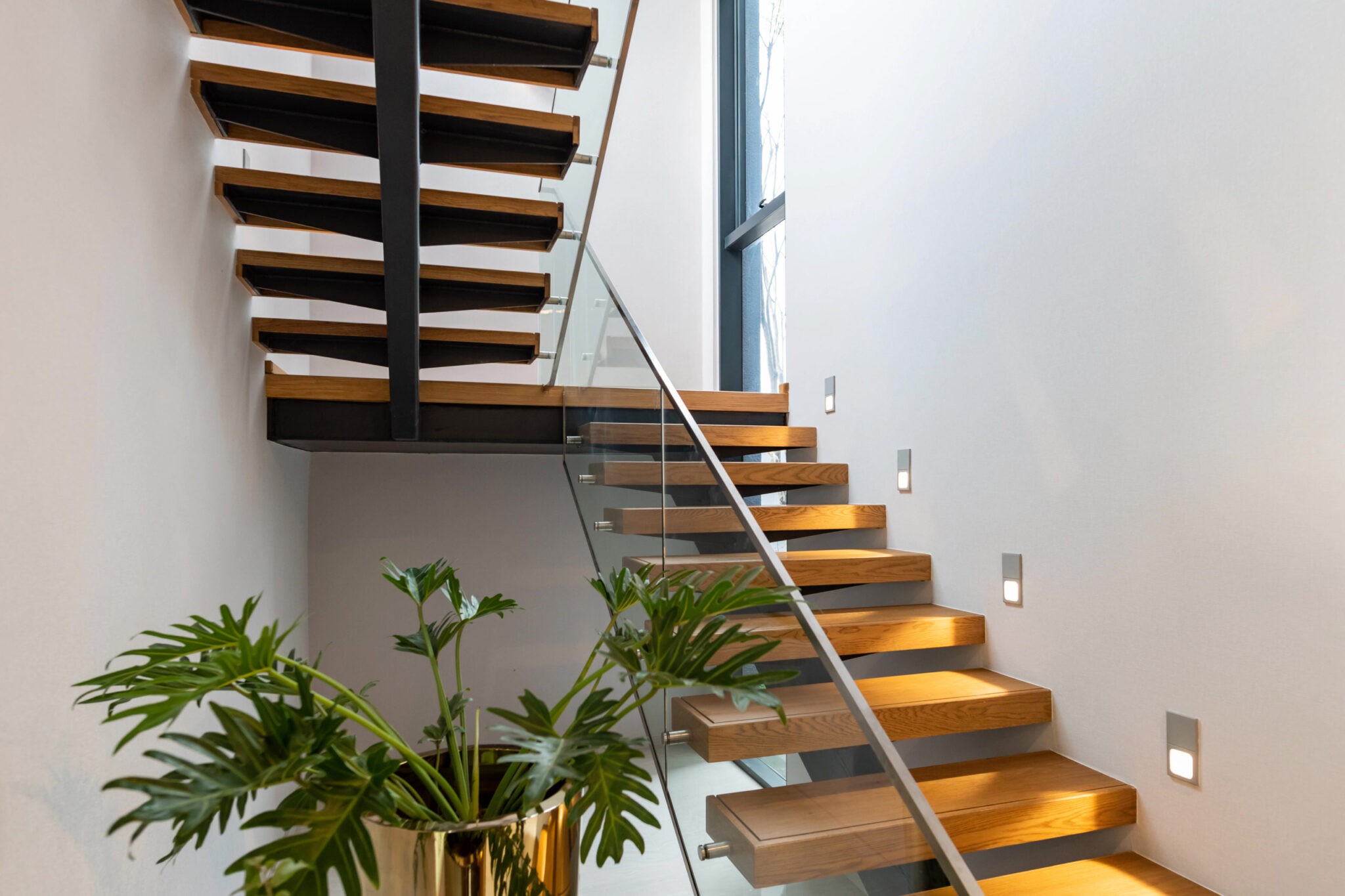 FLOATING STAIRS